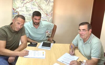 Firma de contrato con empresa adjudicataria